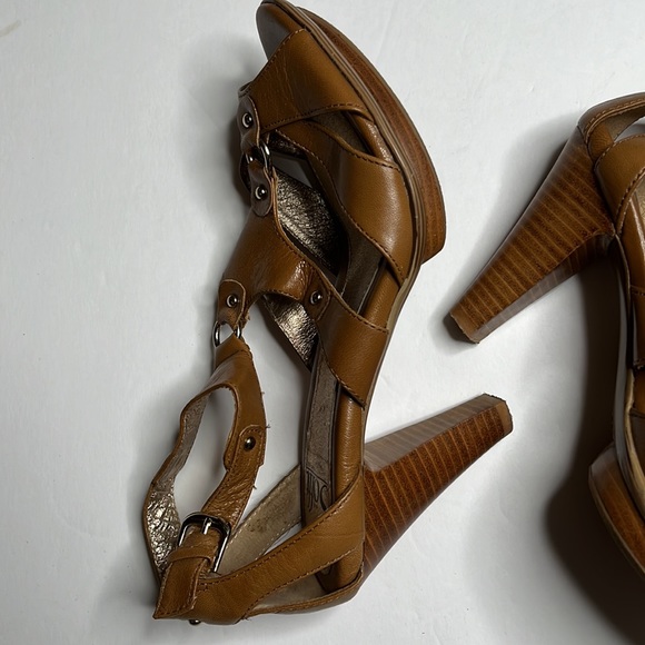 Sofft brand brown leather upper strappy heeled sandals US size 8W - Picture 4 of 12